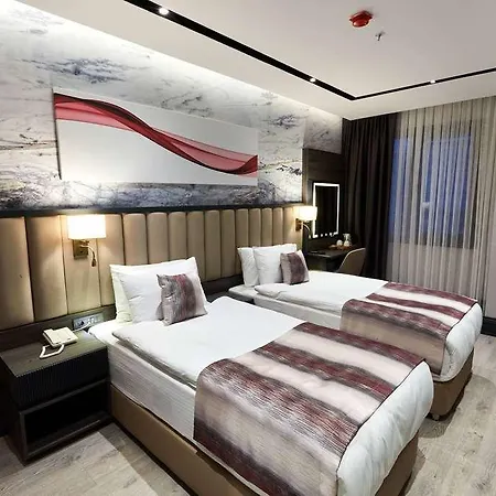 Ramada By Wyndham Umraniye Hotel